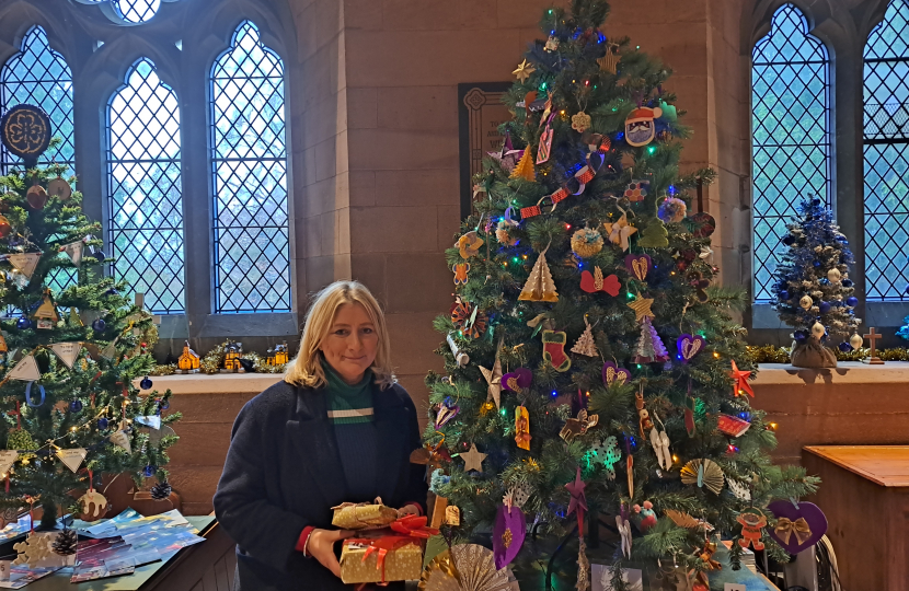 Suzanne Webb MP with the winning tree