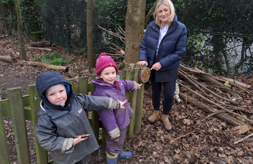 Suzanne Webb MP with school pupils