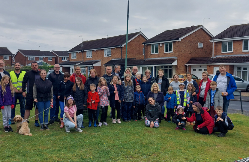 Suzanne Webb MP at the Brompton Park Litter Pick