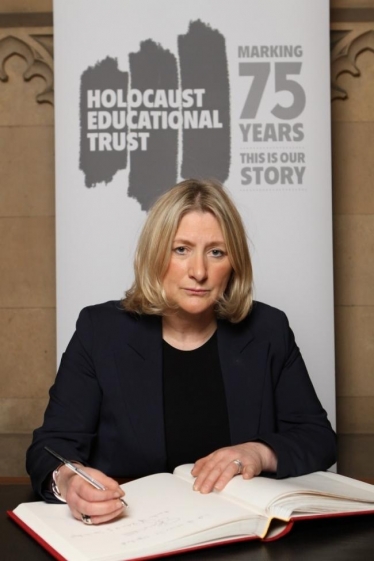 Suzanne Webb MP signs the Holocaust Educational Trust Book of Commitment.