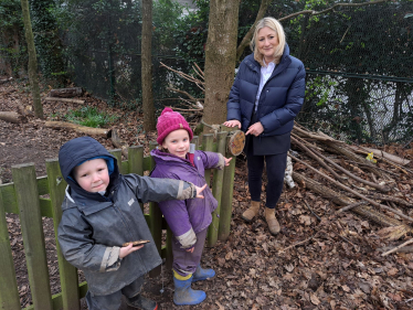 Suzanne Webb MP with school pupils