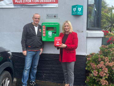 Suzanne Webb MP with the Manager of Britannia Sports Bar, Wayne Etheridge